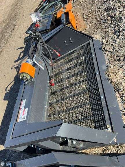 72 inch Skid Steer  hydraulic Screening Bucket image