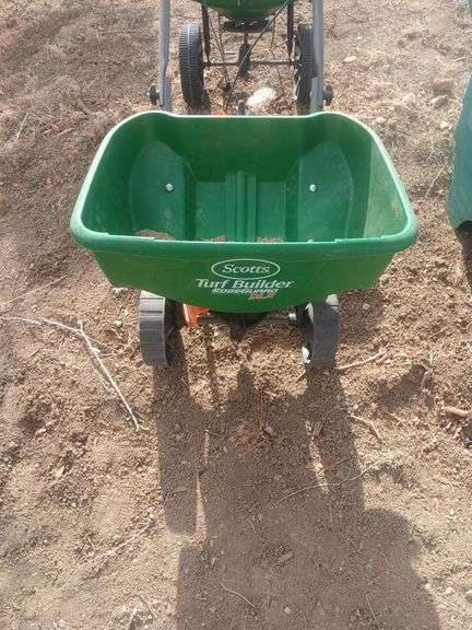 Scotts turf builder broadcast speaker dlx. image