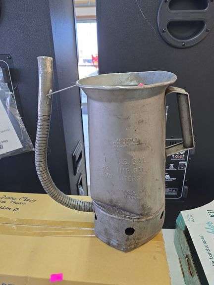 Vintage Oil Can image