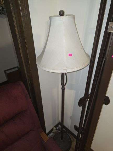 Floor Lamp image