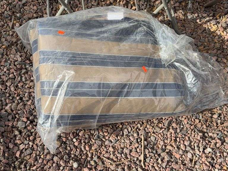 Patio chair cushion image