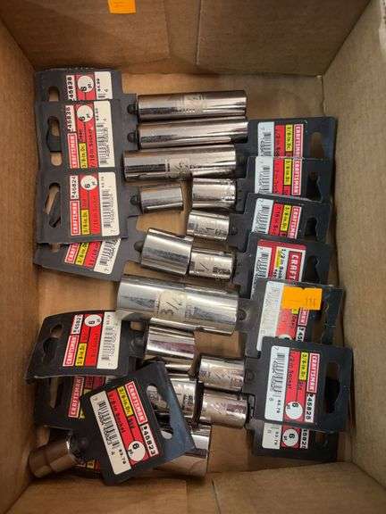 Flat of various size sockets image