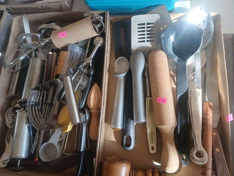 2 flats of kitchen supplies image