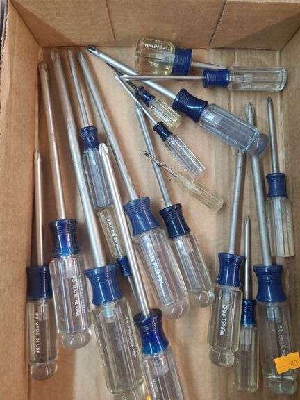1 box various length craftsman Phillips screwdrivers image