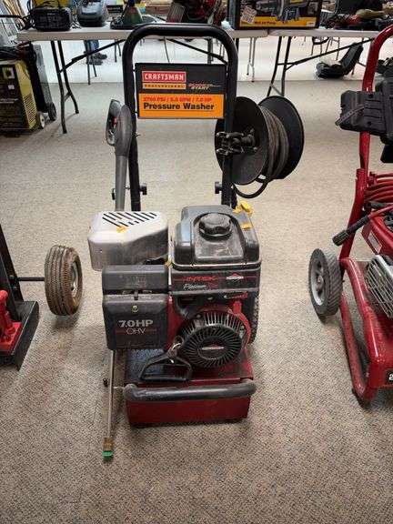 Craftsman 7.0 Briggs & Stratton 2700 PSI power washer image