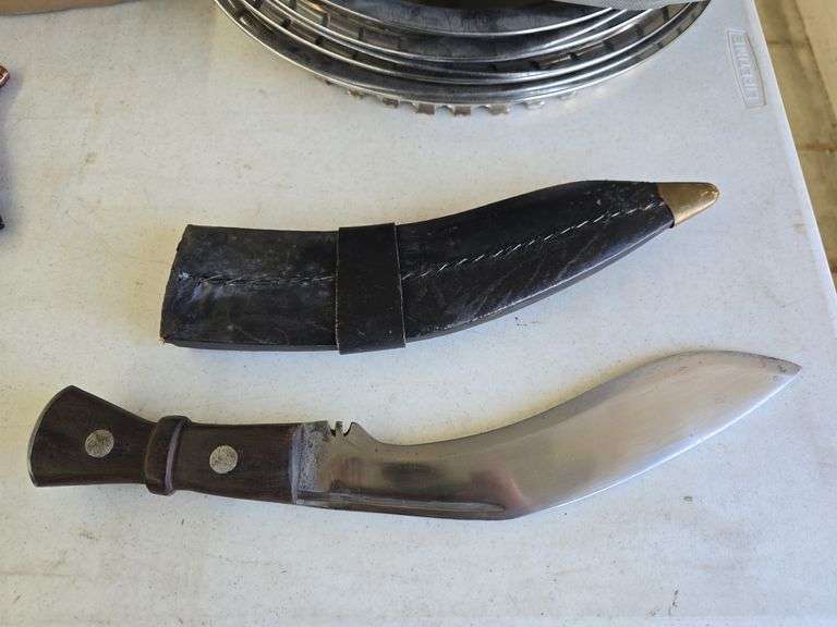 Kukri Knife w/ Scabbard image