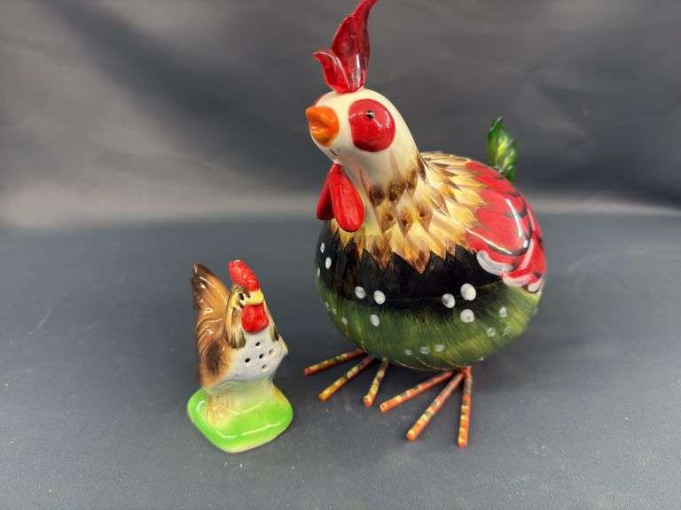 Decorative bouncing rooster and rooster salt/pepper shaker image