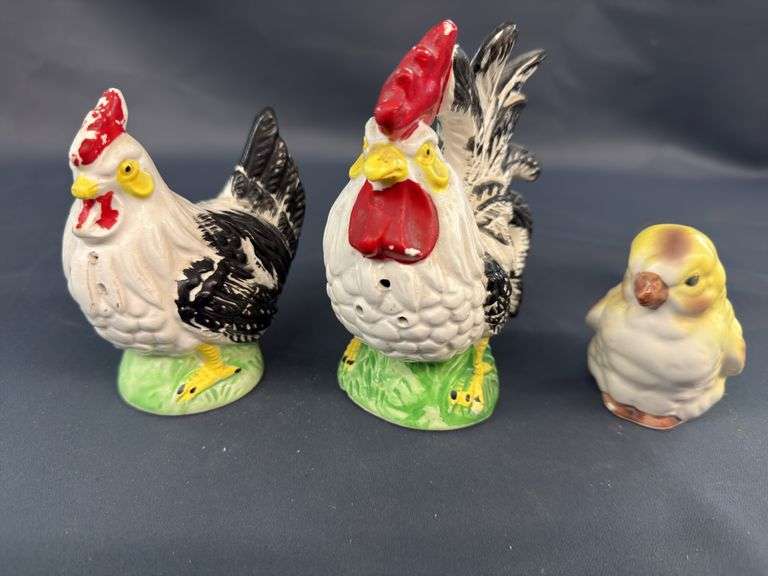 Chicken & rooster salt & pepper shakers image