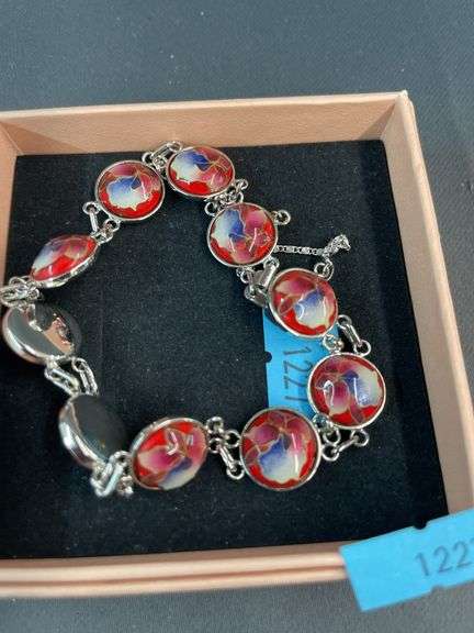 Costume jewelry (bracelet)