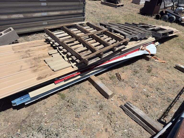 Various lengths and colors of pro panel sheeting