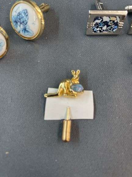 Assorted cuff links