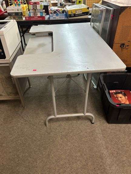 Computer desk