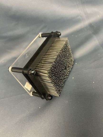 Pin Impression Art Toy
