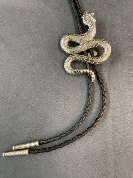 Bolo tie