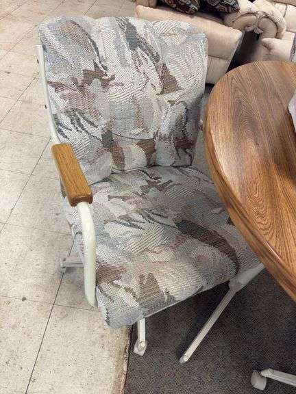 Dining Table w/ Chairs