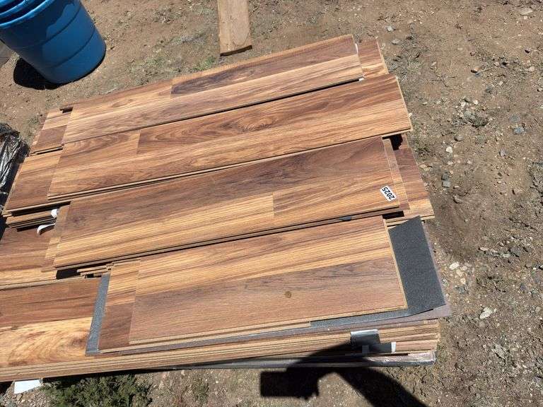 Laminate Flooring approx 300sqft