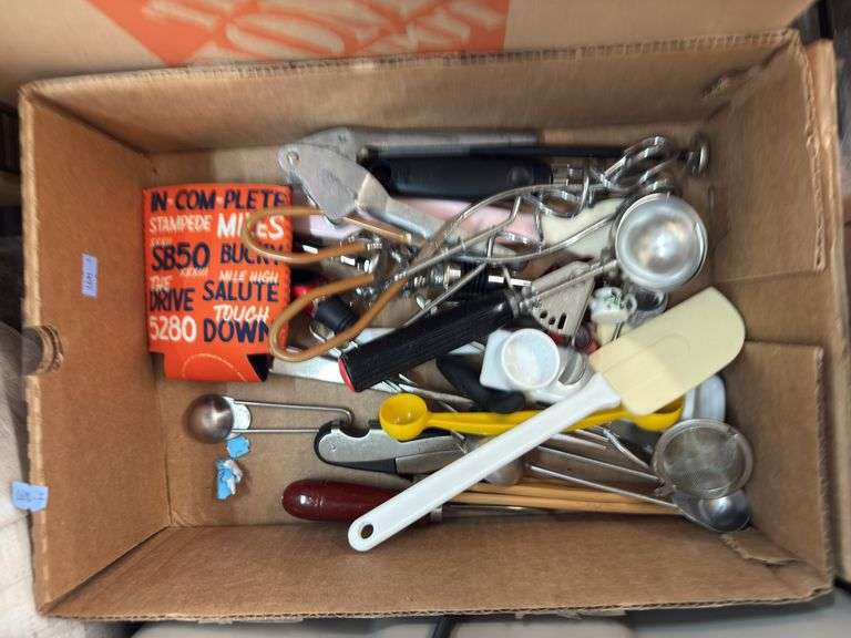 Various kitchen utensils