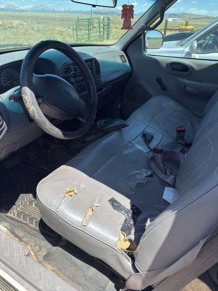 1999 Ford F150 2WD. Long bed