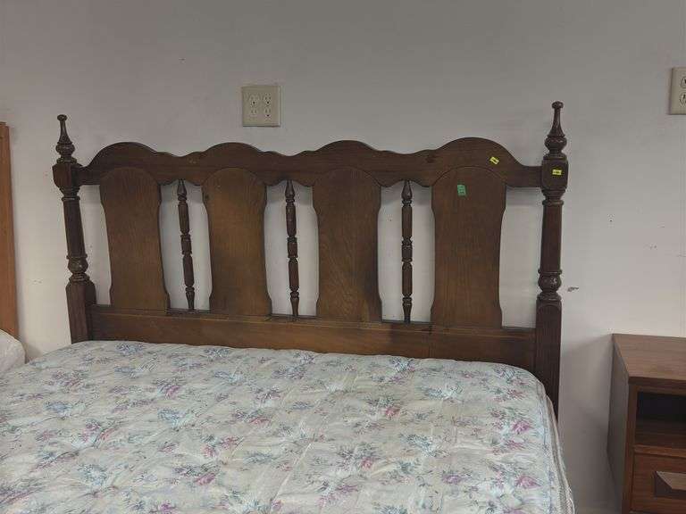 Bed/frame/mattress/boxframe