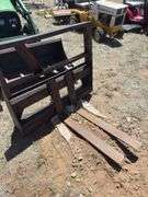 Montana T2734 3cylinder diesel tractor, bucket, forks, back blade