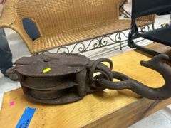 Heavy Duty Iron Pulley with Hook