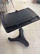 Mobile laptop cart
