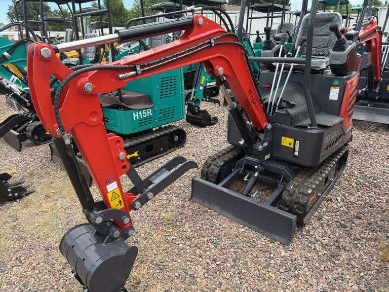 2025 CFG MX15RX Mini Excavator — 13.5 HP Gas image