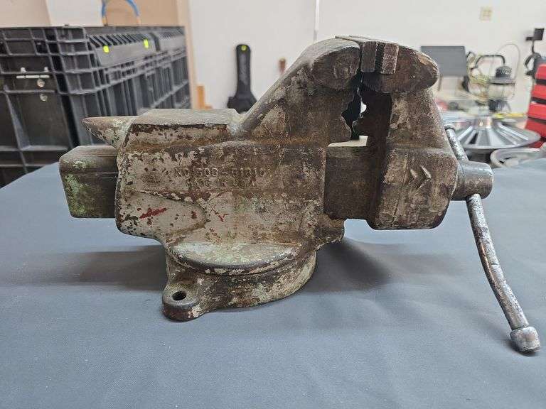 Bench Vise image
