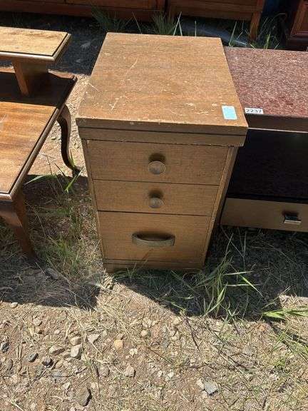 Group of 3 Assorted End Tables