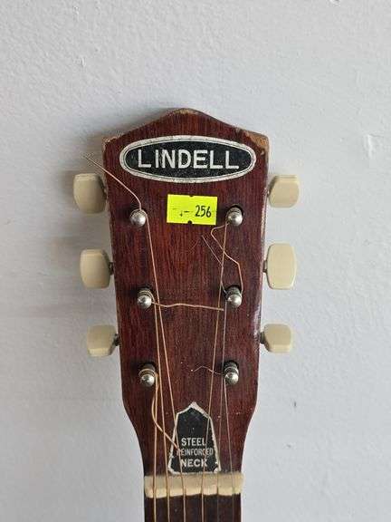 Lindell Acustic Guitar