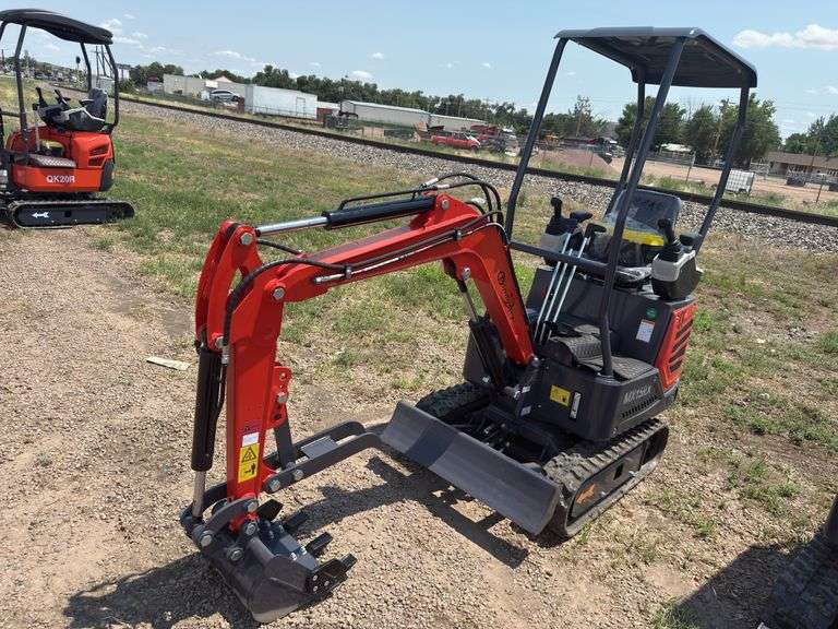 2025 CFG MX15RX Mini Excavator — 13.5 HP Gas image