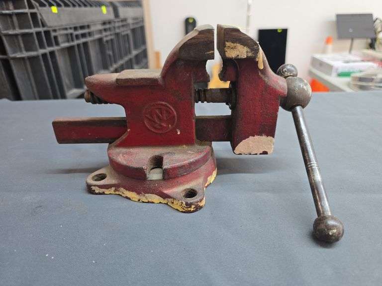 Small Bench Vise image