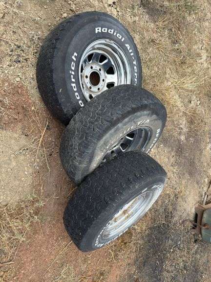 Crome 15” wheels with bfg tires
