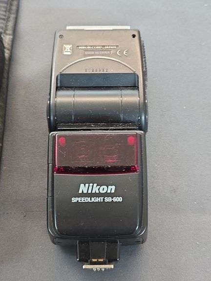 Nikon camera speed light