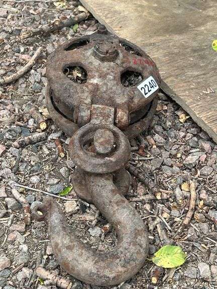 Cast iron pulley image