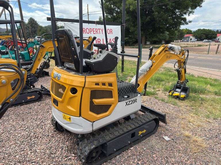 2025 CFG XZ20R Mini Excavator — 23 HP Gas, Hydraulic Thumb image