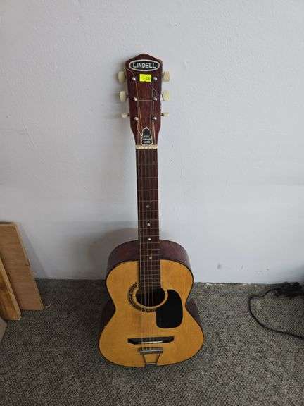 Lindell Acustic Guitar image