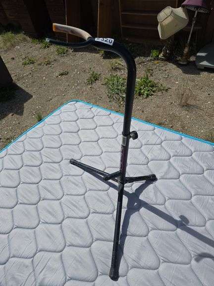 Guitar Stand image