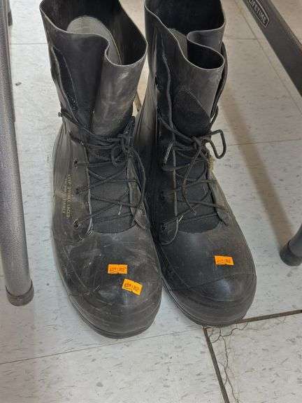 Rubber boots image