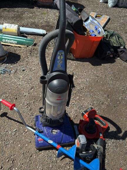 Variety Lot: Vacuum, Leaf Blower, Auger, Drill