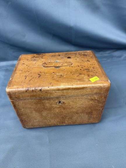 Wooden storage box image