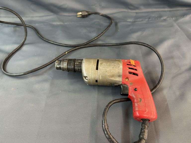 Milwaukee electric drill image