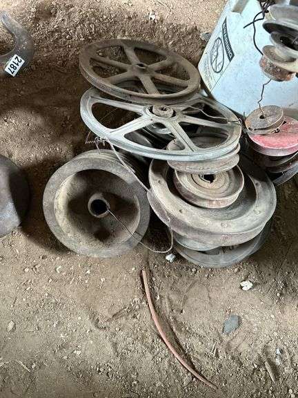Variety of miscellaneous pully wheels