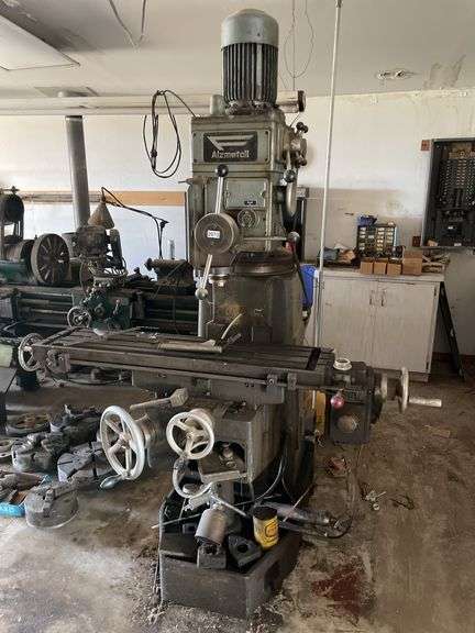 Alzmetall milling machine image