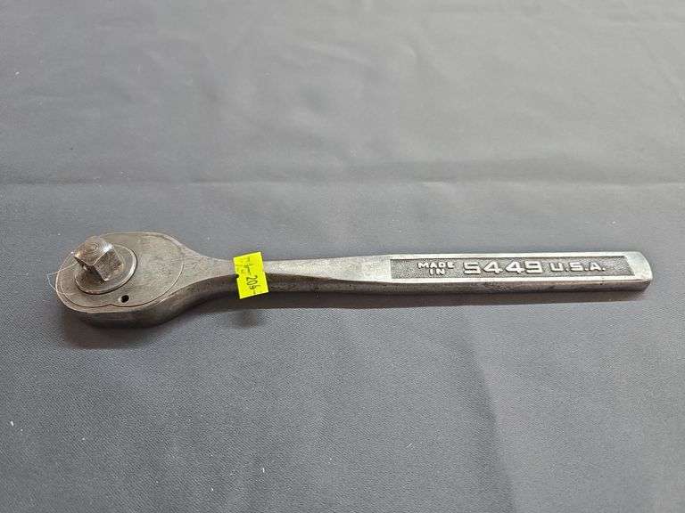 Socket Wrench image