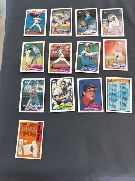 Various baseball cards
