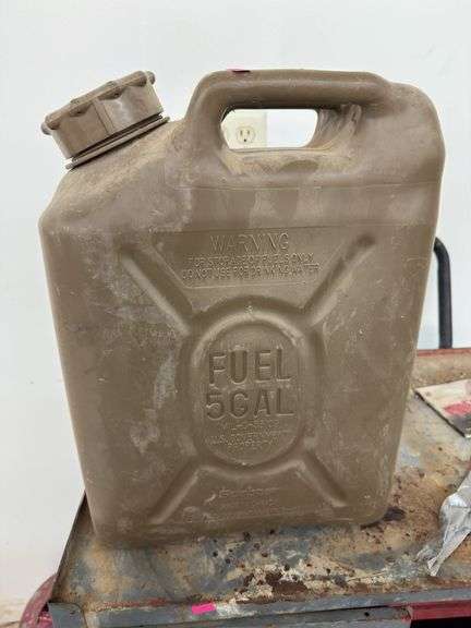 Fuel can 5 gallons image