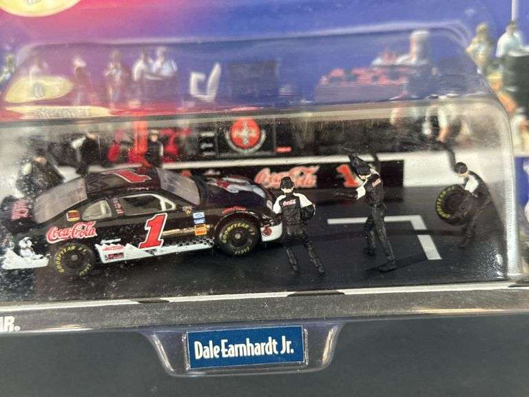 Taylor Earnhardt Junior, winner Circle, petro series, 164 scales stock car scene