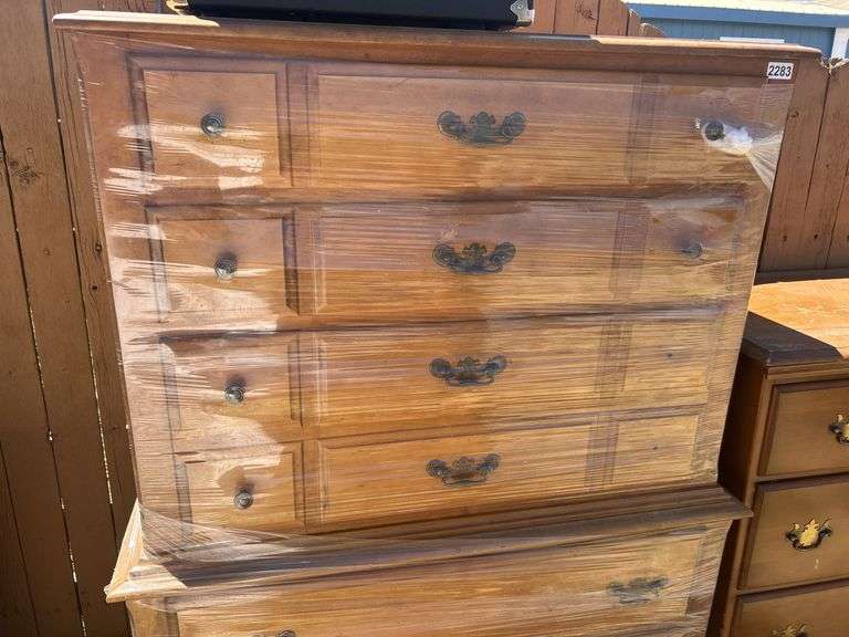 Oak Chest of Drawers