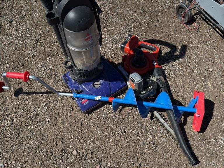 Variety Lot: Vacuum, Leaf Blower, Auger, Drill